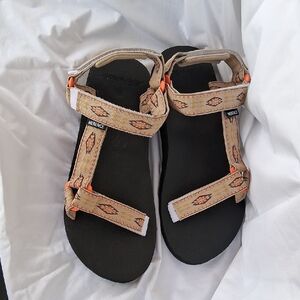 Merence  Beige Patterned Outdoor Sandals with Adjustable Straps